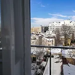Ξενοδοχείο Christina 4*