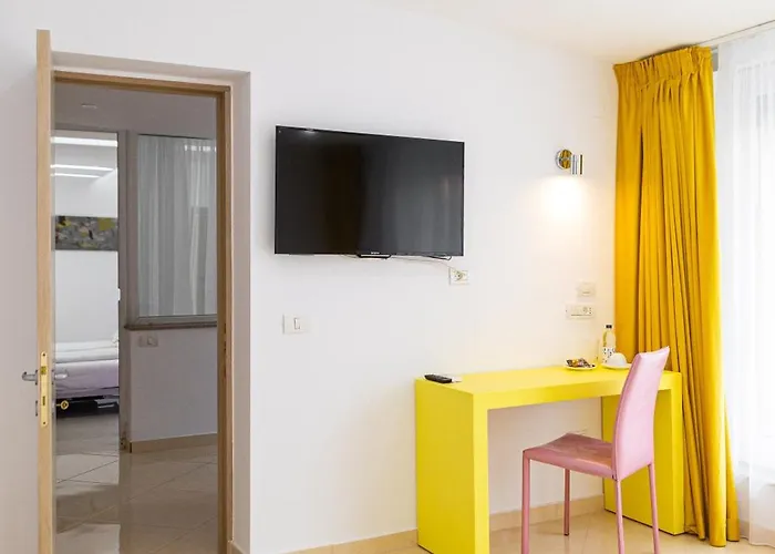 Christina Bucureşti