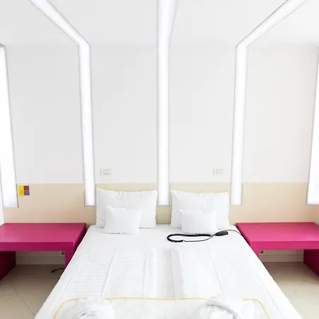 크리스티나 4* 부쿠레슈티