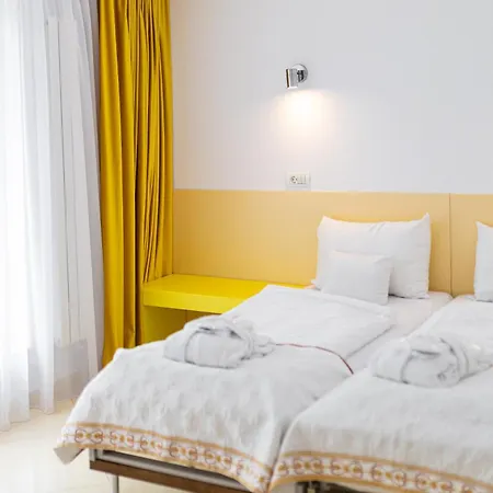 크리스티나 호텔 4*