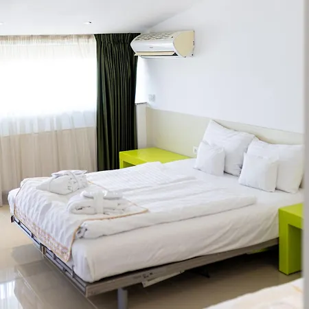 호텔 크리스티나 4*