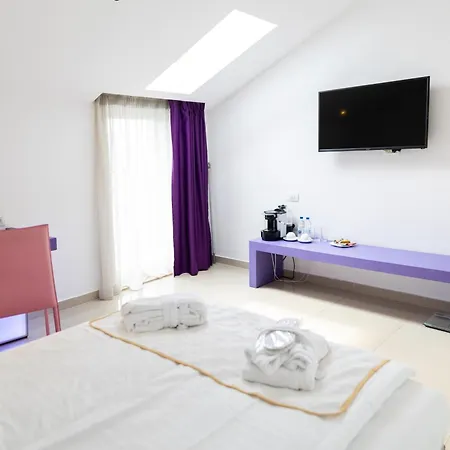 Christina Hotel 4*