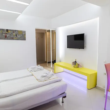 Christina Hotel 4*