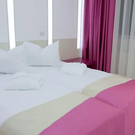 クリスティーナ 4*