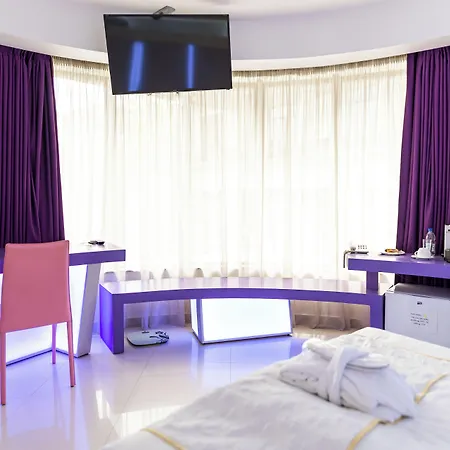 호텔 크리스티나 4*