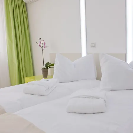 克里斯蒂娜酒店 4* 布加勒斯特